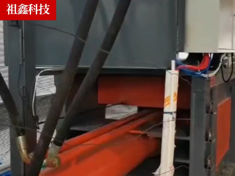 全自動廢紙打包機工作中